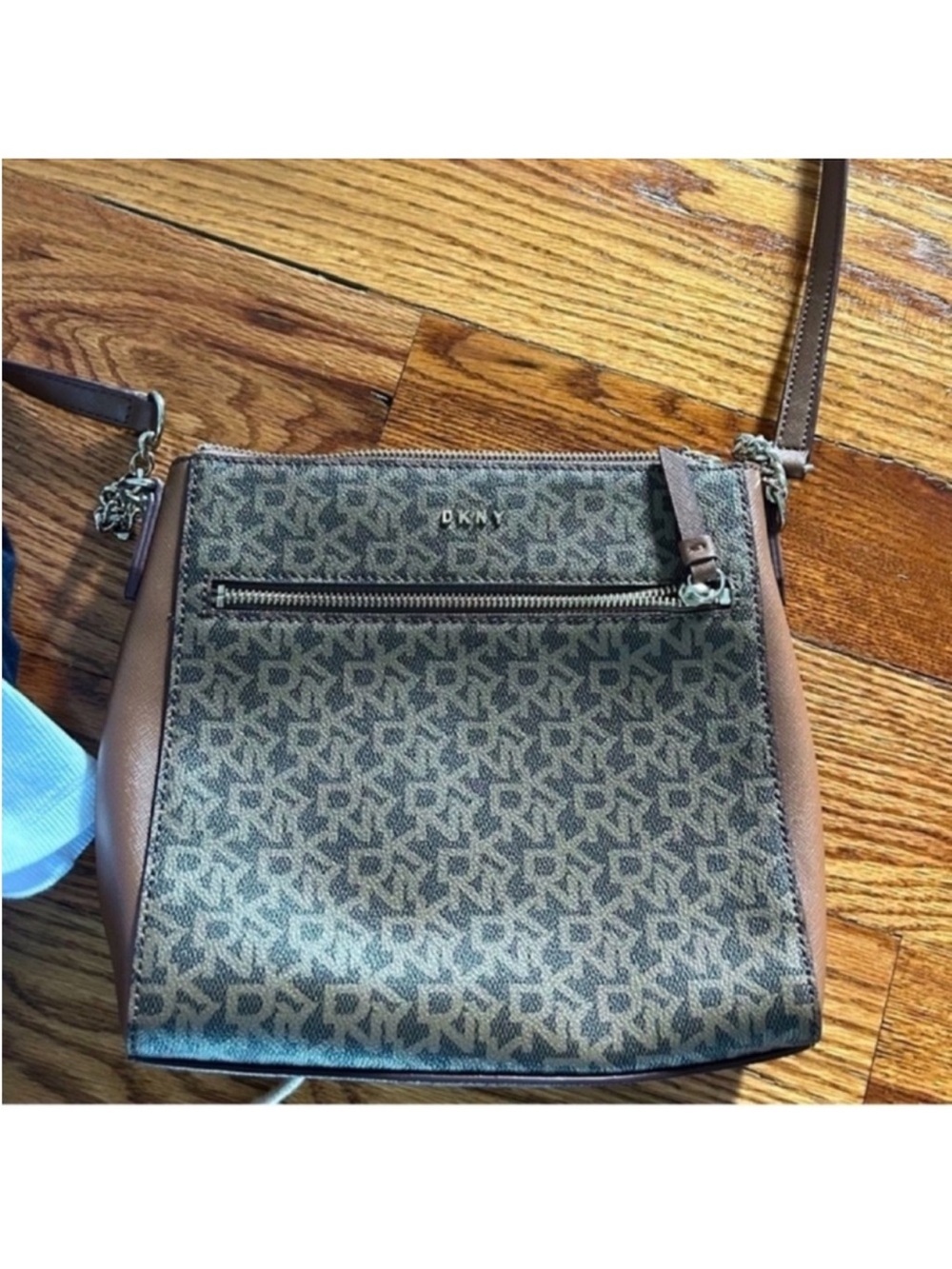 DKNY Bryant Park Crossbody Purse/Handbag Brown Black
